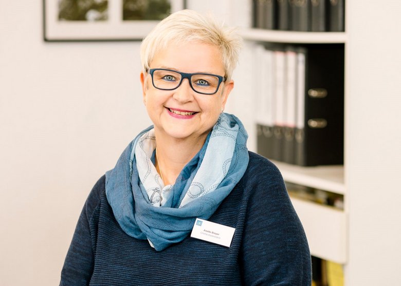 Portrait von Anette Breyer, Leiterin Patientenmanagement in der Klinik Reinhardsquelle